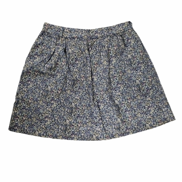 𝅺criss-cross Floral Skirt - Picture 1 of 4